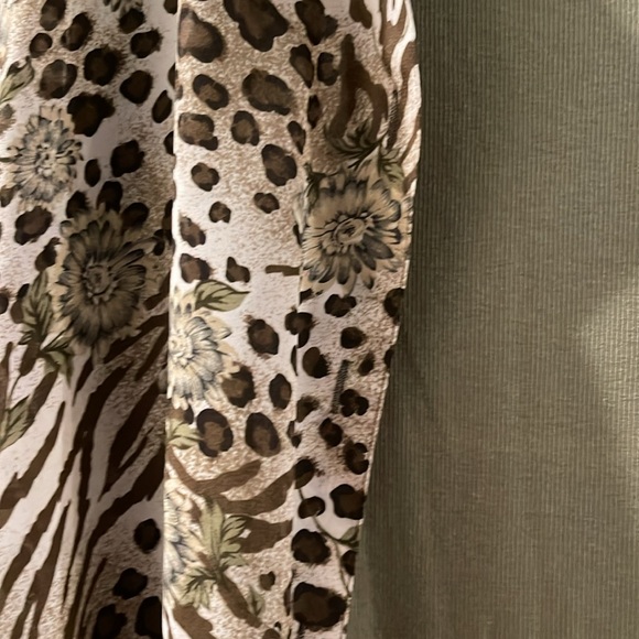 Short Sleeve & Long Sleeve Top NWT - Picture 3 of 7